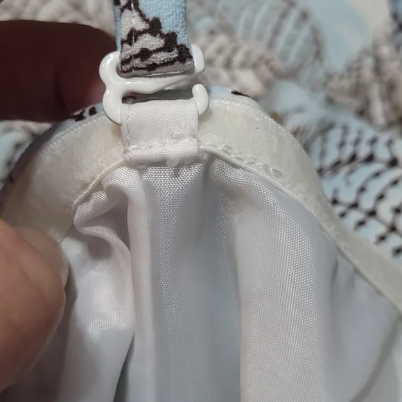 H&M jumpsuit, blue and brown leaf print, cropped length, convertible straps - Picture 9 of 16